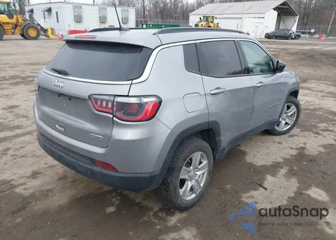 2022 Jeep Compass Latitude 4X4 z USA, uszkodzony, nr VIN 3C4NJDBB7NT168589